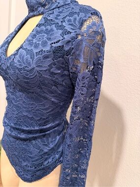Blue Floral Lace Long-Sleeve Top